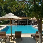 Maison Hotel 3*