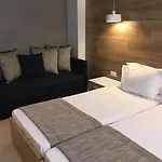 Maison Hotel 3*