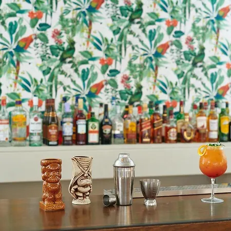 Maison Hotel 3*