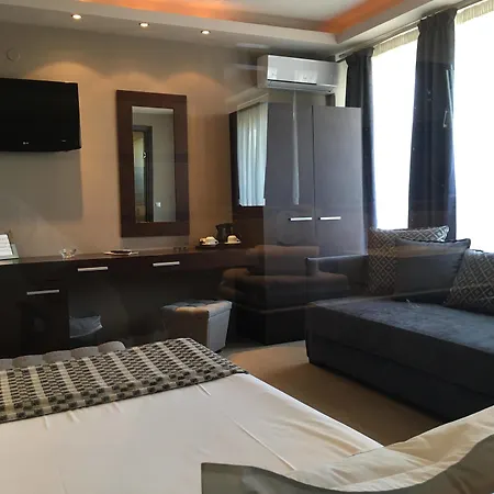 Maison Hotel