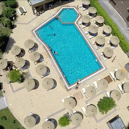 Maison هالكيدونا