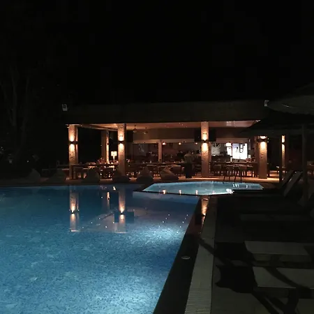 Maison Hotel
