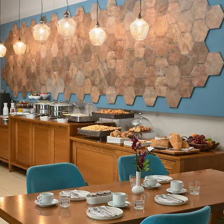 Maison Hotel 3*