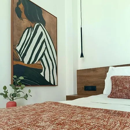 Maison Hotel 3*