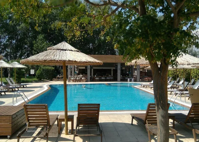 Maison Hotel 3*