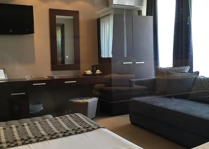 Maison Hotel