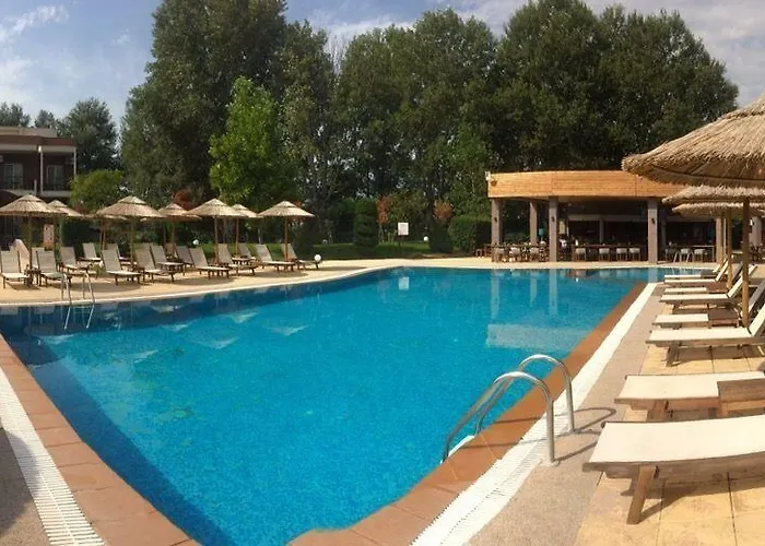 Maison Hotel 3*