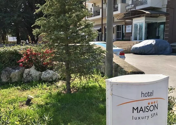 Maison Hotel