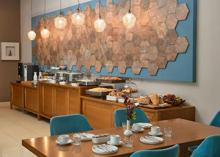 Maison Hotel 3*